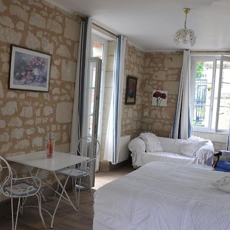 Petite Maison Des Roses - Gite 2 Personnes Brain-sur-Allonnes Exteriér fotografie